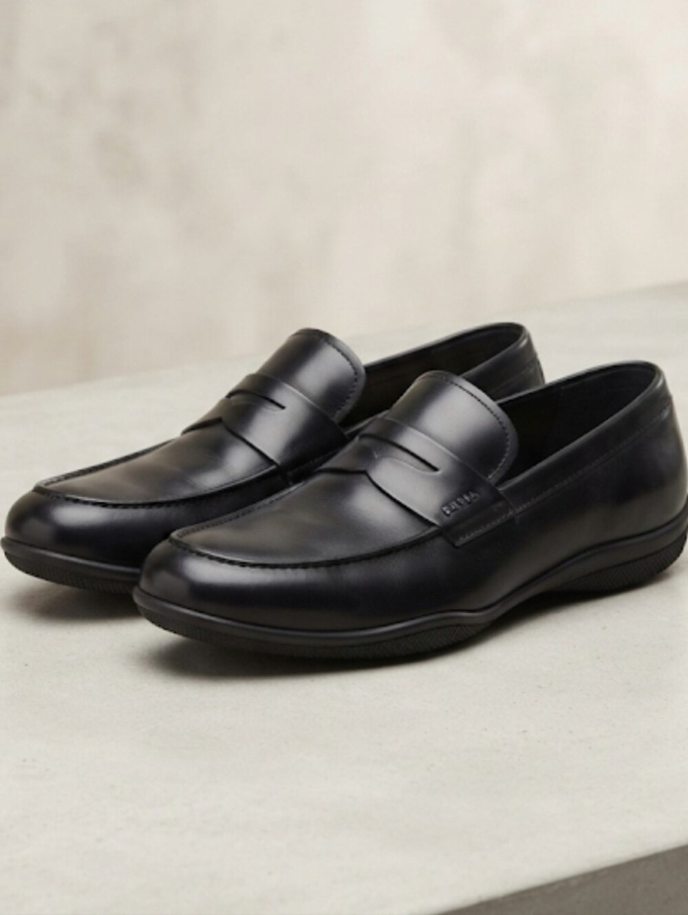 Prada Mens Classic Black Leather Men’s Slip-On Loafers Size 10 4d